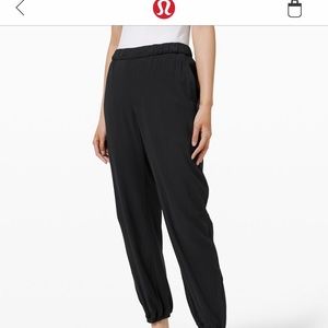 Lululemon Essential Affinity Mid Rise Jogger 27” 4